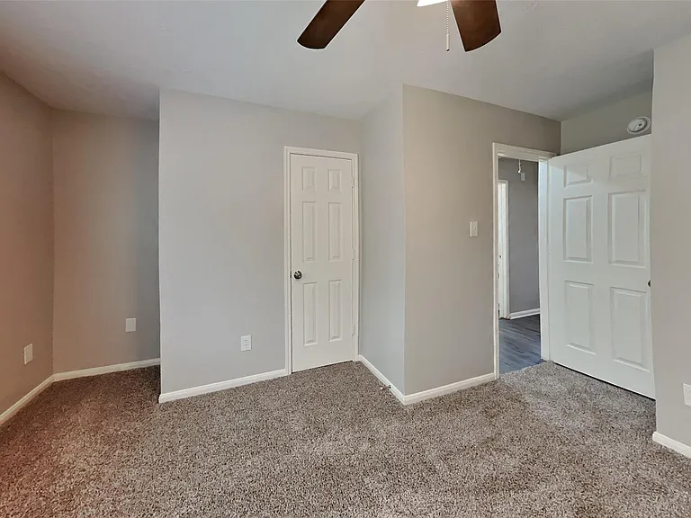814 Gunnison — Photo 11