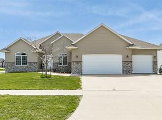 1895 Bellboy Dr, Marion, IA 52302