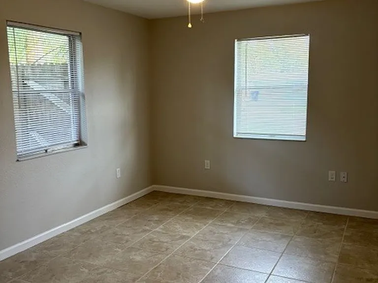 120 Hardin Pl — Photo 5