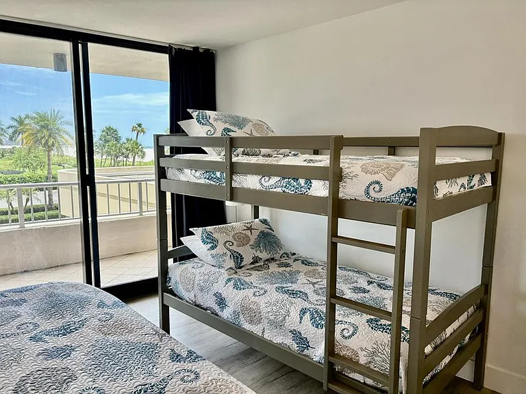380 Seaview Ct #207 — Photo 16
