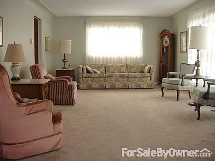 3rd image of 720 Willow Springs Dr