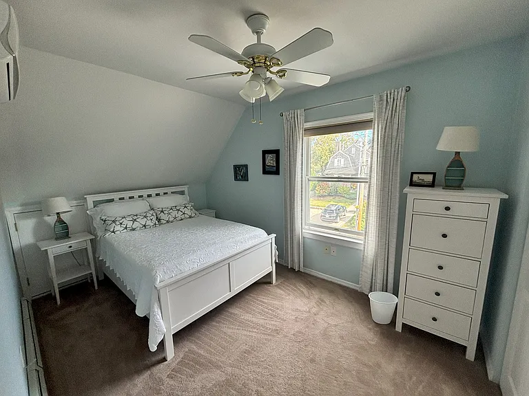 Second Bedroom- Full Bed