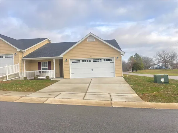 1057 Hawk Ridge Dr, Union, MO 63084