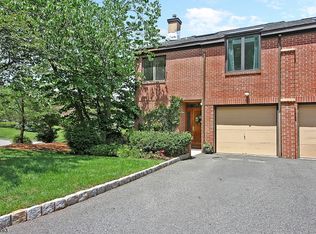 13 Stepping Rdg, Caldwell, NJ 07006