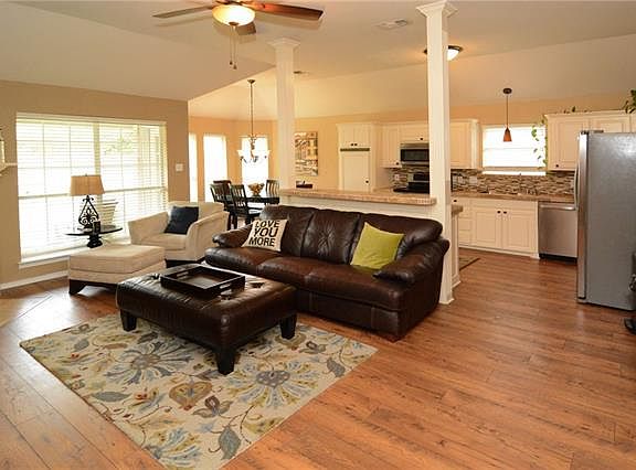 3rd image of 2917 Karen Dr