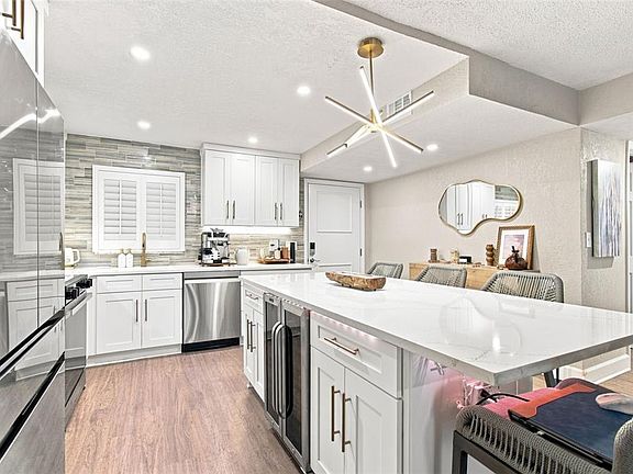 5th image of 17035 GULF BOULEVARD #122