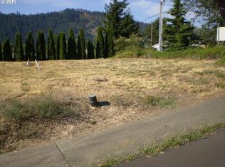 107 SE Oak Leaf Ln, Winston, OR 97496