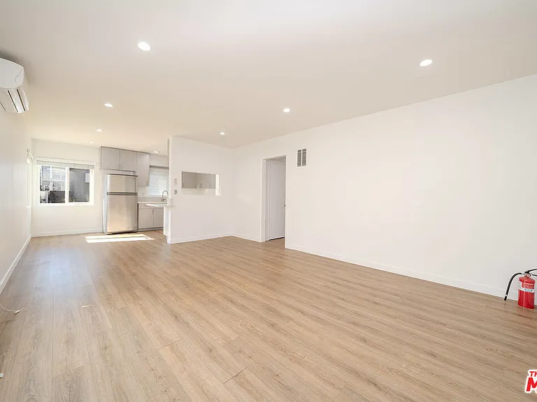 332 S Wilton Pl #1 — Photo 14