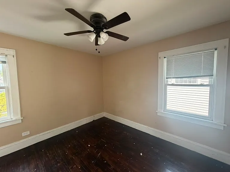3398 Winsford Rd — Photo 9
