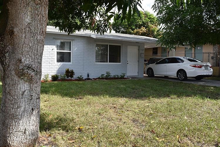 1st image of 1009 Green St