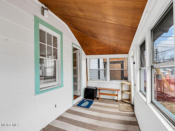 4th image of 1809 Fernwood Road