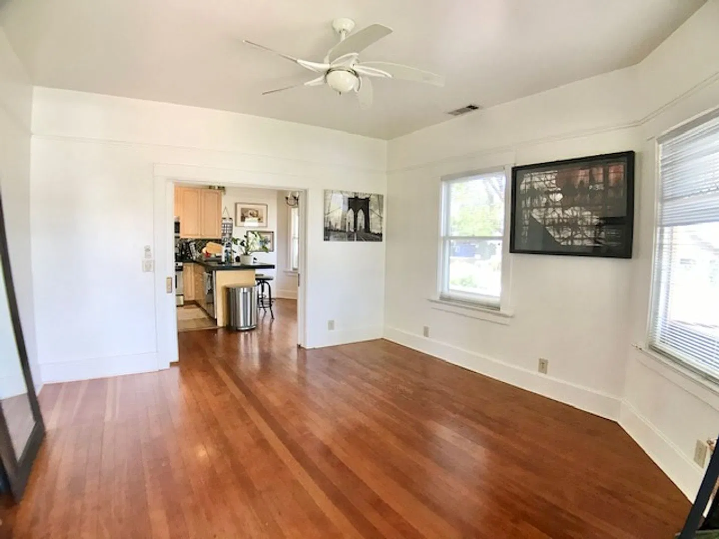 2 bed, 1.0 bath, 850 sqft, $3,850 — Photo 2