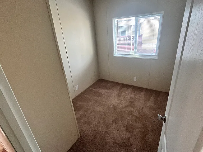 1804 N Pinewood Dr — Photo 8