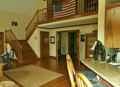 5th image of 2054 Lakeshore Dr