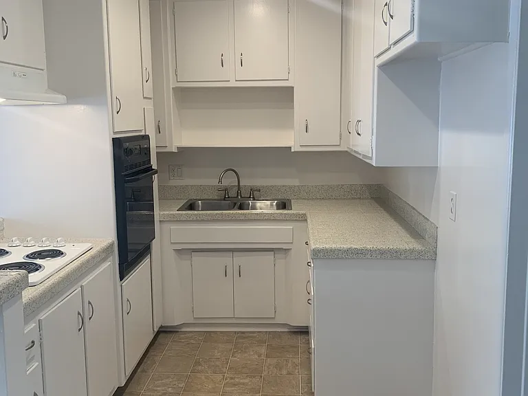 11628 Bellflower Blvd — Photo 7