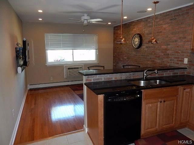 2nd image of 7 Blue Hill Commons Dr Unit G