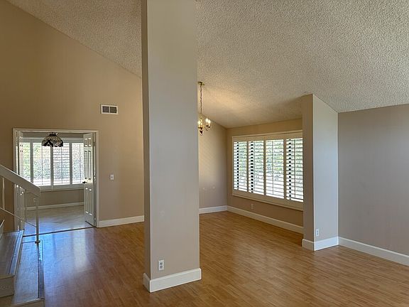 2nd image of 3059 Delacodo Ave