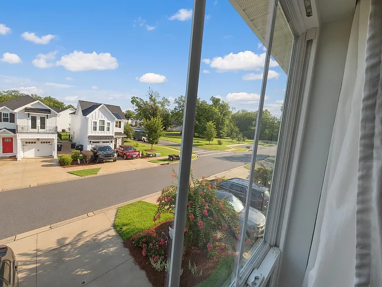 446 Grand Oaks Rd — Photo 3