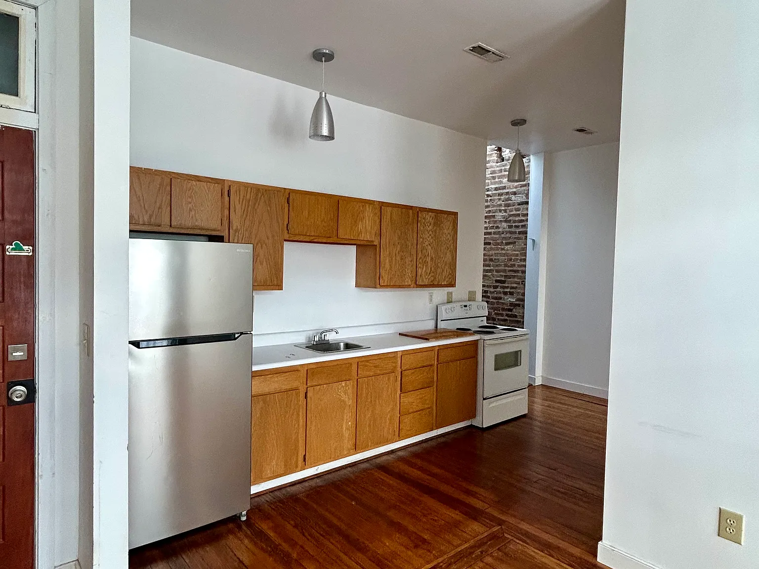 1 bed, $1,075 — Photo 4