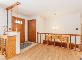 5712 W 37th St, Sioux Falls, SD 57106
