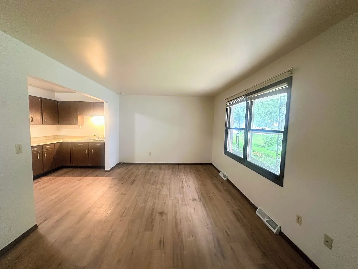 312 S Sawyer St — Photo 4