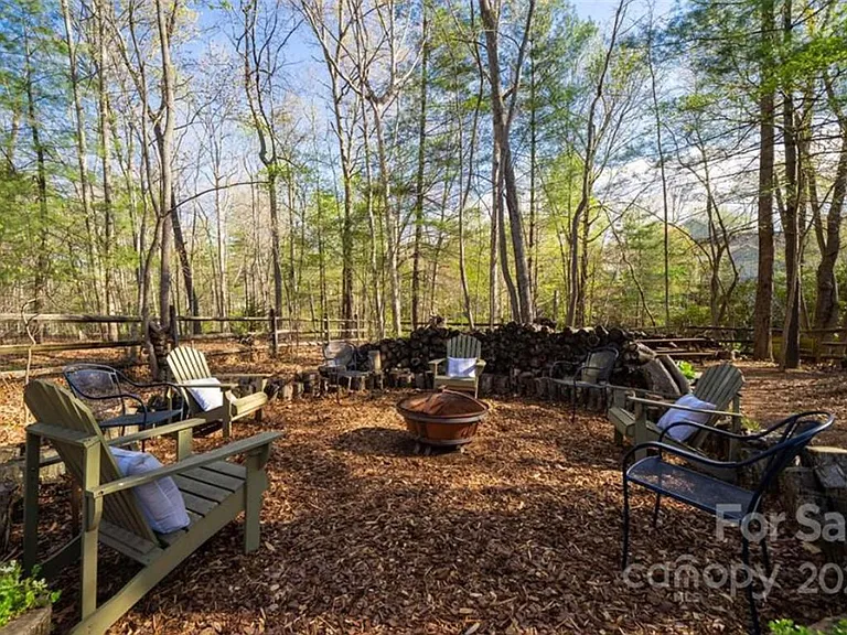 119 Mountain Dr — Photo 10