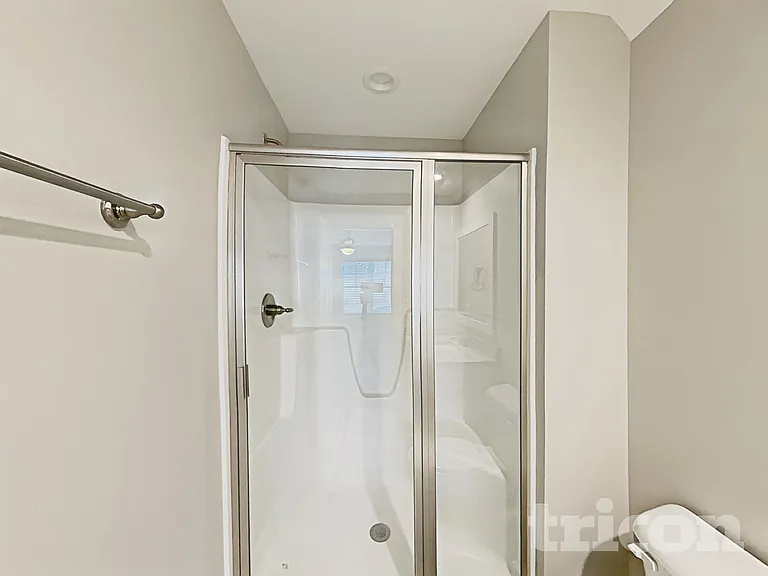 231 Bella Sq — Photo 14