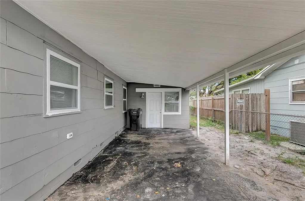 2 bed, 1.0 bath, 844 sqft, $1,750 — Photo 2