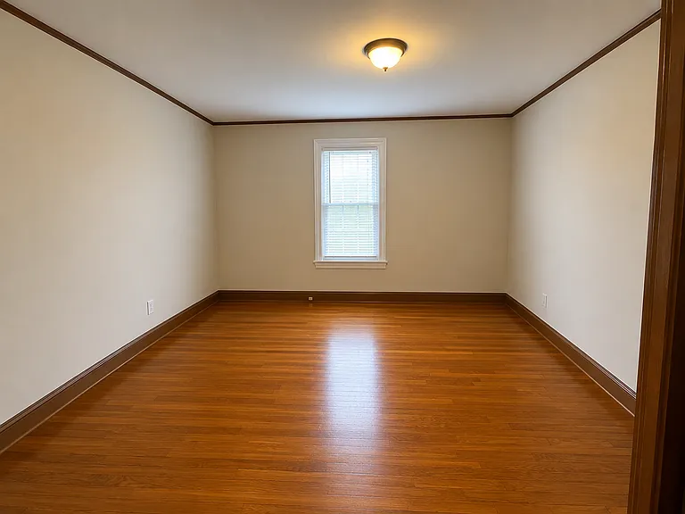 10 Pine St #1 — Photo 9