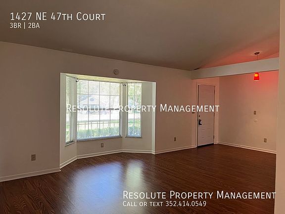 3rd image of 1427 NE 47th Ct