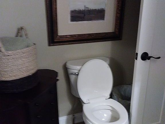 Upstairs Bathroom 
