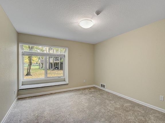 4th image of 7368 W Lake Sammamish Pkwy NE #2105