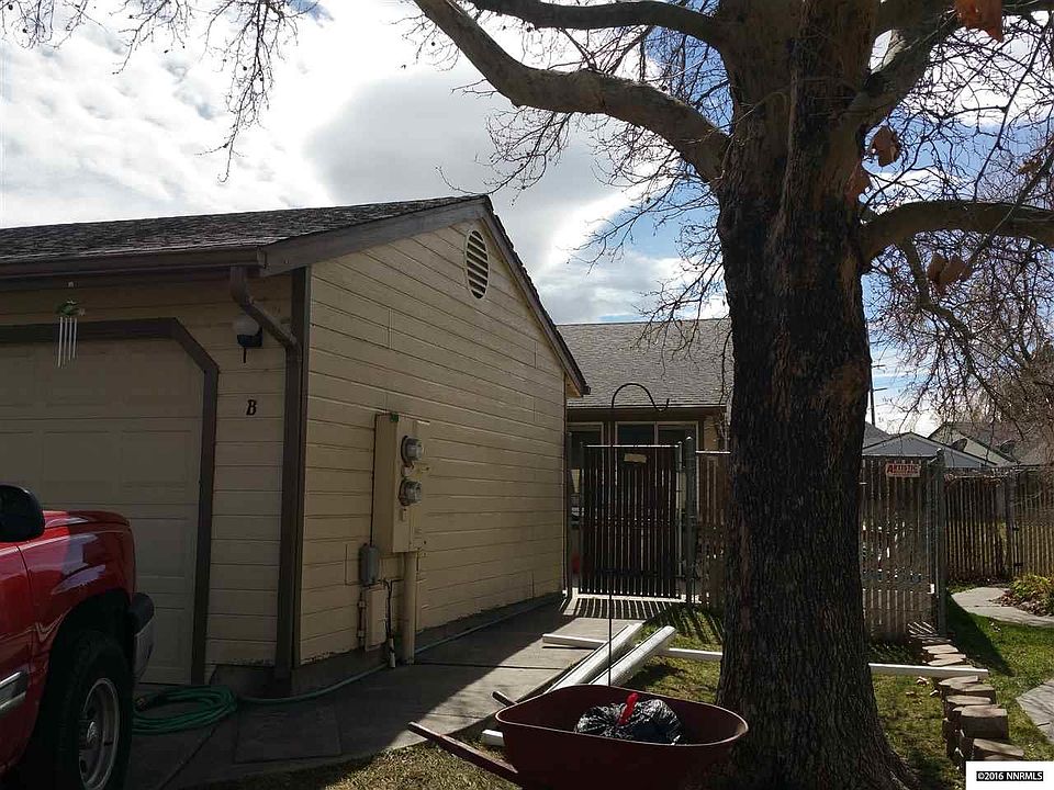 2nd image of 1093 Round House Ln