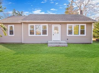 95 Fairway Ave, Riverhead, NY 11901