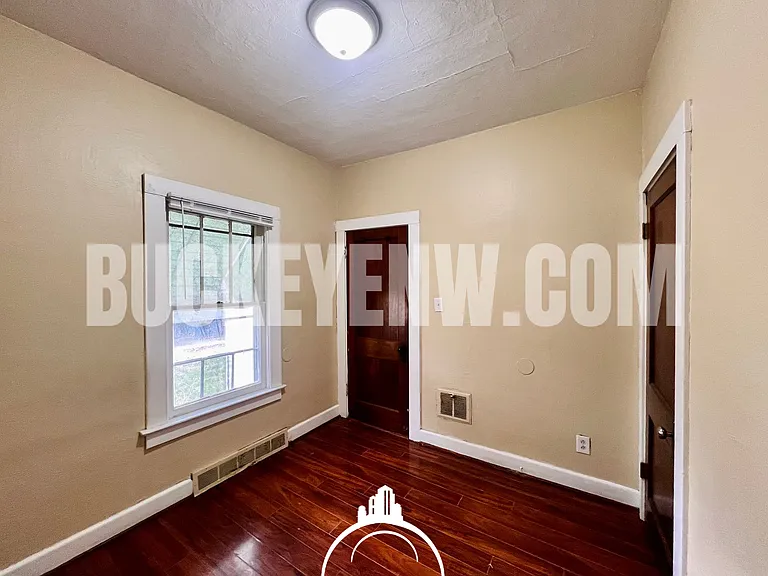 3817 Burton Ave — Photo 7
