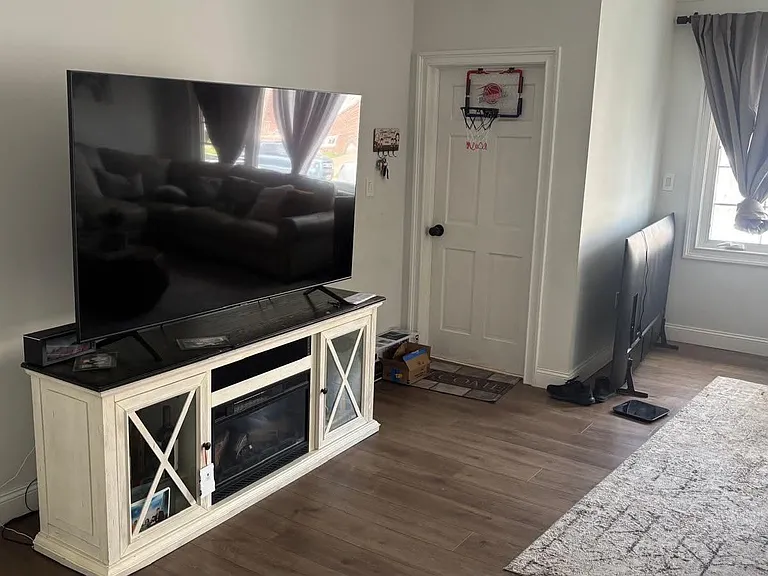 322 Ashton Ave #1 — Photo 3