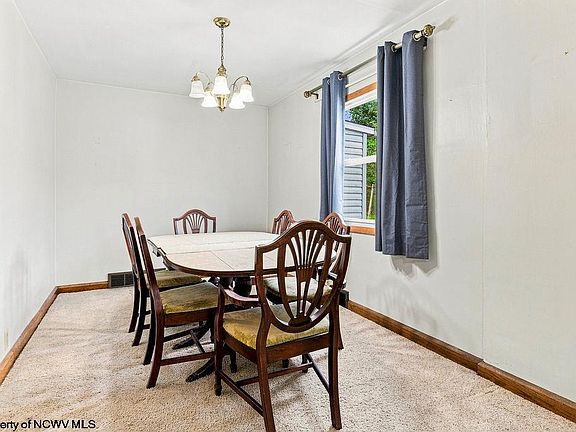 4th image of 121 Grant St