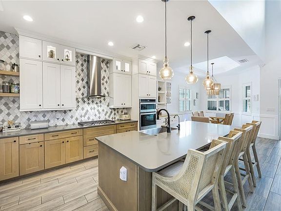 4th image of 9074 Montserrat DR