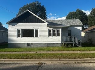 2218 Thomas St, Marinette, WI 54143