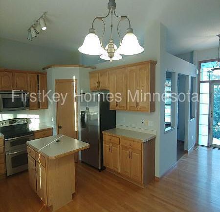 4th image of 9407 Cherrywood Ave N