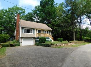 10 Forest Rd, Sandown, NH 03873