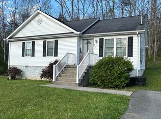112 Hickory Ave, Daniels, WV
