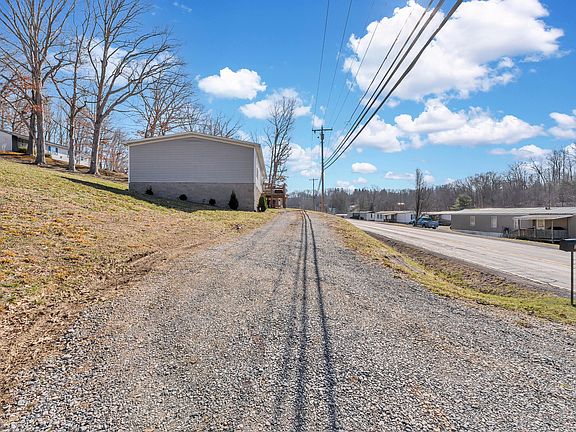 3rd image of 1013 Arbuckle Rd