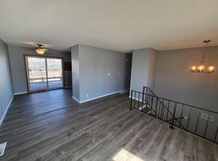 3102 33rd Ave SW, Cedar Rapids, IA 52404