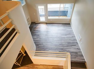 4589 Galewood St APT C, Lake Oswego, OR 97035