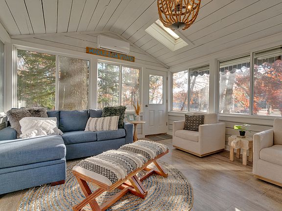 3rd image of 228 Wadleigh Pond Rd