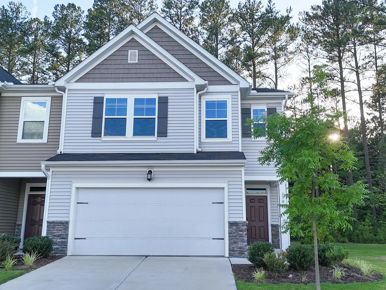 3 bed, 2.5 bath, 1950 sqft, $1,995 — Photo 4