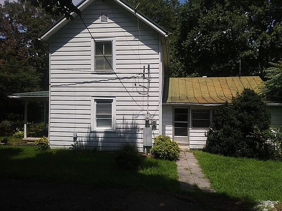 Side view from driveway