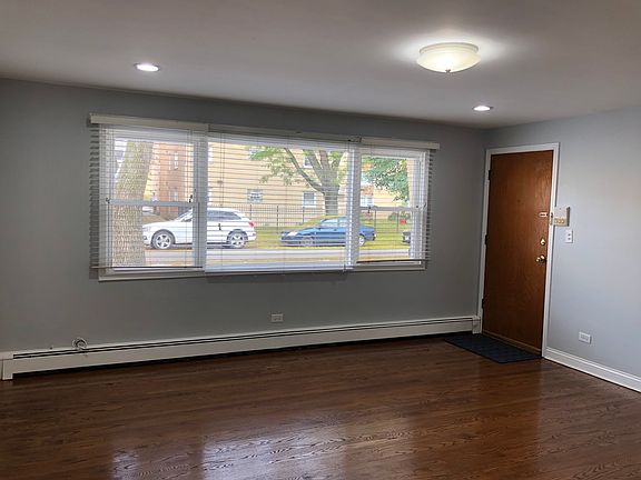 4th image of 5241 N Reserve Ave Unit 1W