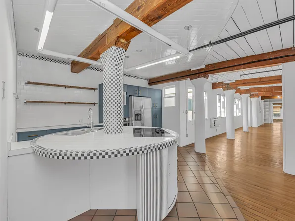 85 South Street image 7 of 11